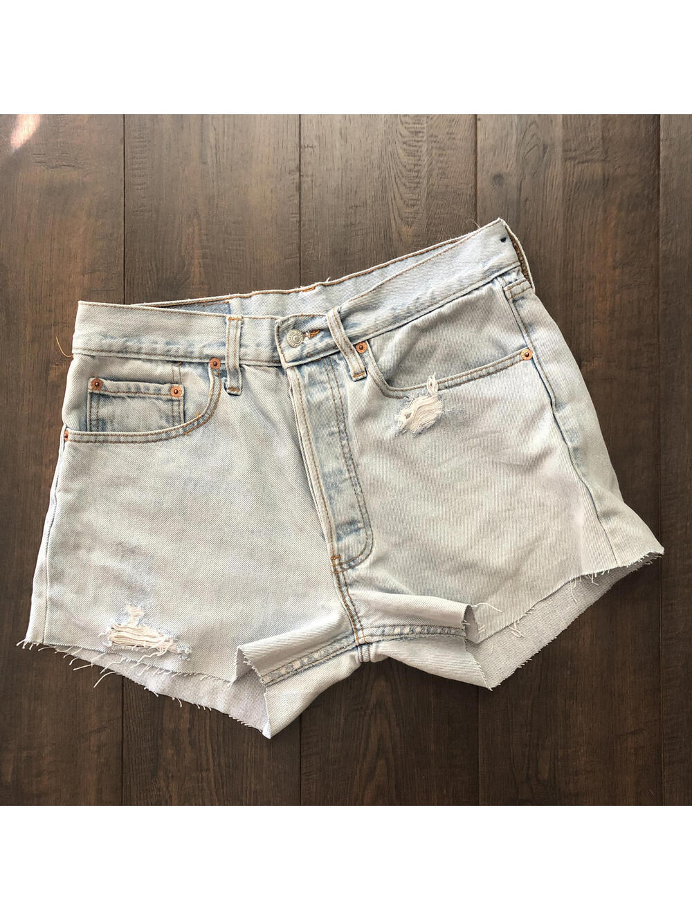 Vintage 90s 501 High Waisted Light Wash Levi Boho Hippie Mom Jeans Distressed 32